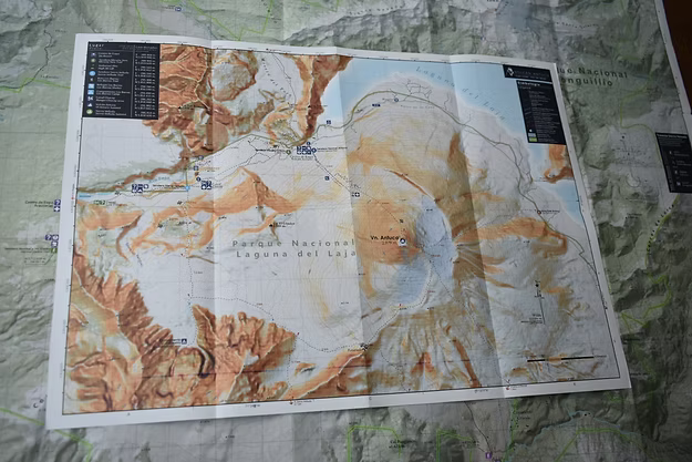 Mapa Andinismo Volcán Antuco - Plegable